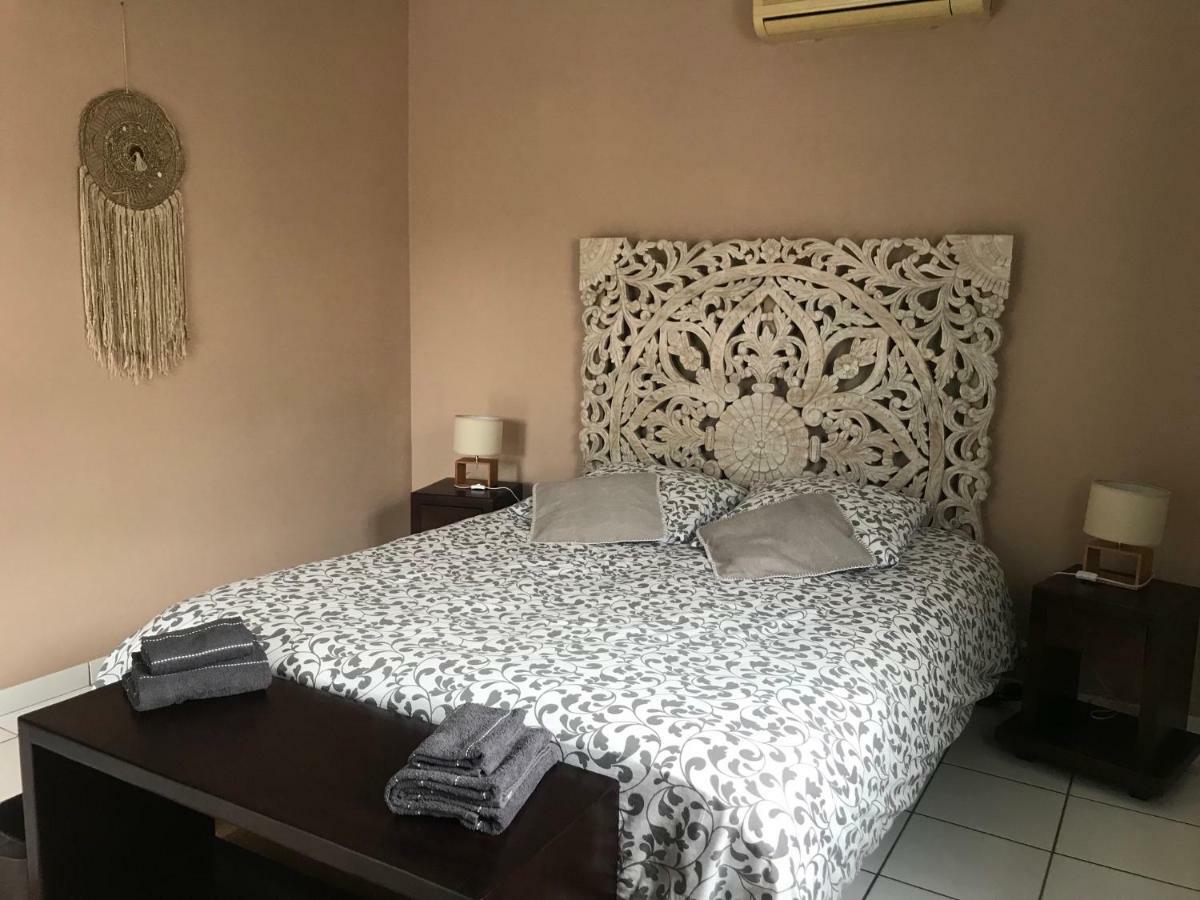 2 Chambres Avec Piscine Dans Maison Creole Сен-П'єр Екстер'єр фото